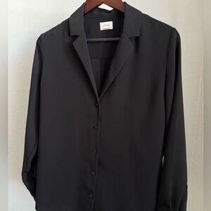 Aritzia Wilfred Classic Black Button Down Shirt
